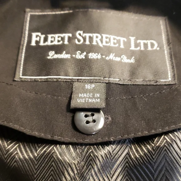 16P Fleet street black trench coat.  D34 - Picture 8 of 15